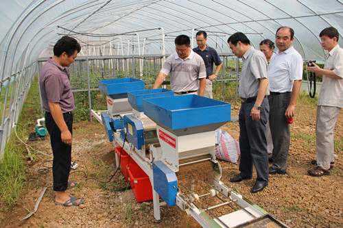 省农机局吴庆峰局长到宜昌调研农机化工作并检