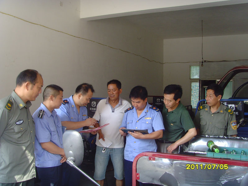 湖北房县:多部门联合开展农机产品质量大检查 湖北房县:多部门联合开展农机产品质量大检查