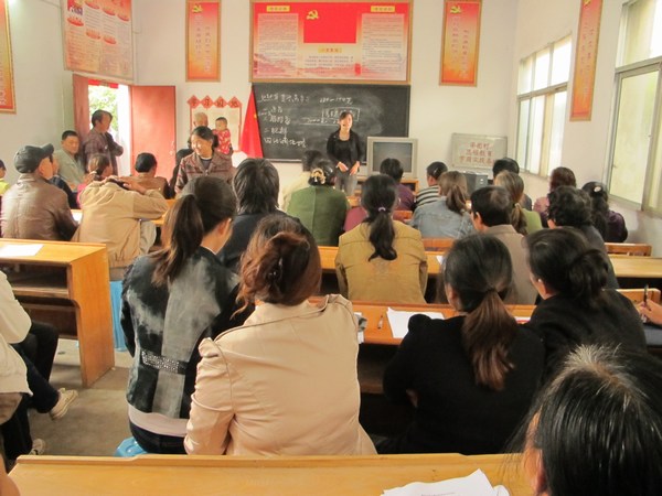 襄阳市富民拖拉机驾校开展农机操作培训