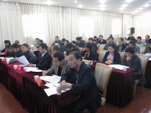 2012年省级示范农机合作社维修设备采购协调会在