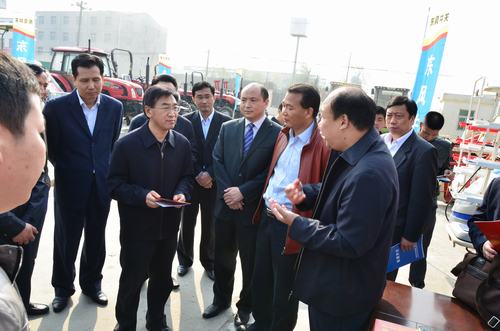 农业部副部长张桃林考察襄阳晟达农机汽车大市