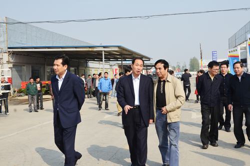 农业部副部长张桃林考察襄阳晟达农机汽车大市