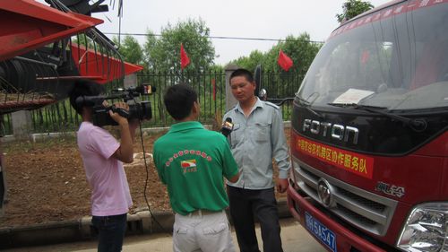 “农机安全生产月”活动启动仪式一组图片