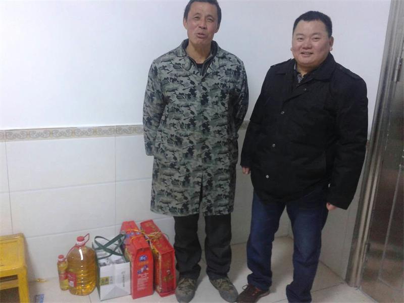 荆州区农机安全监理站走访慰问会员农机手