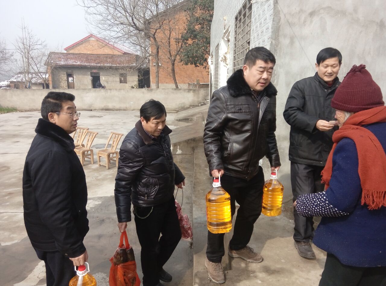 南漳农机化办走访慰问困难群众